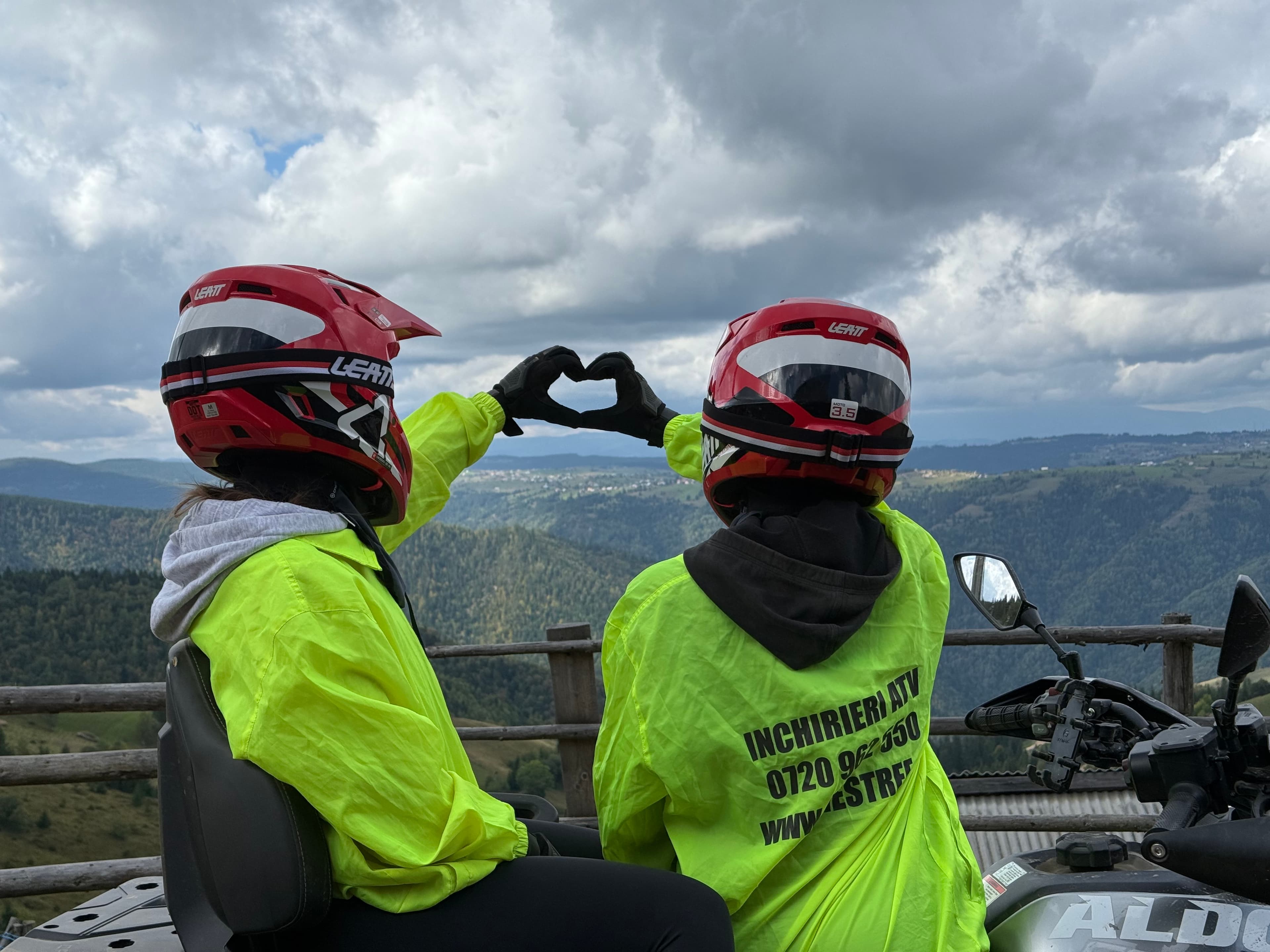 Tur ATV Nestree Ride pe traseu montan